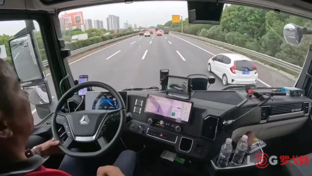 圆通智驾接龙投入百台级规模，成本降24%，司机月休还翻倍？