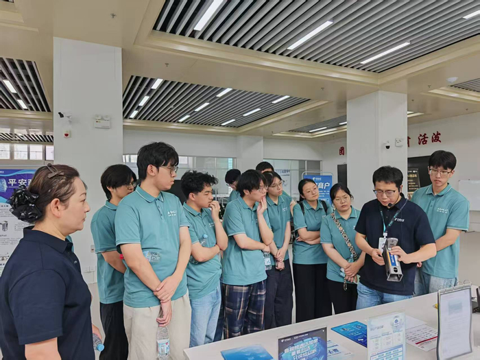 走出课堂！安师大学子沉浸式体验智慧交管